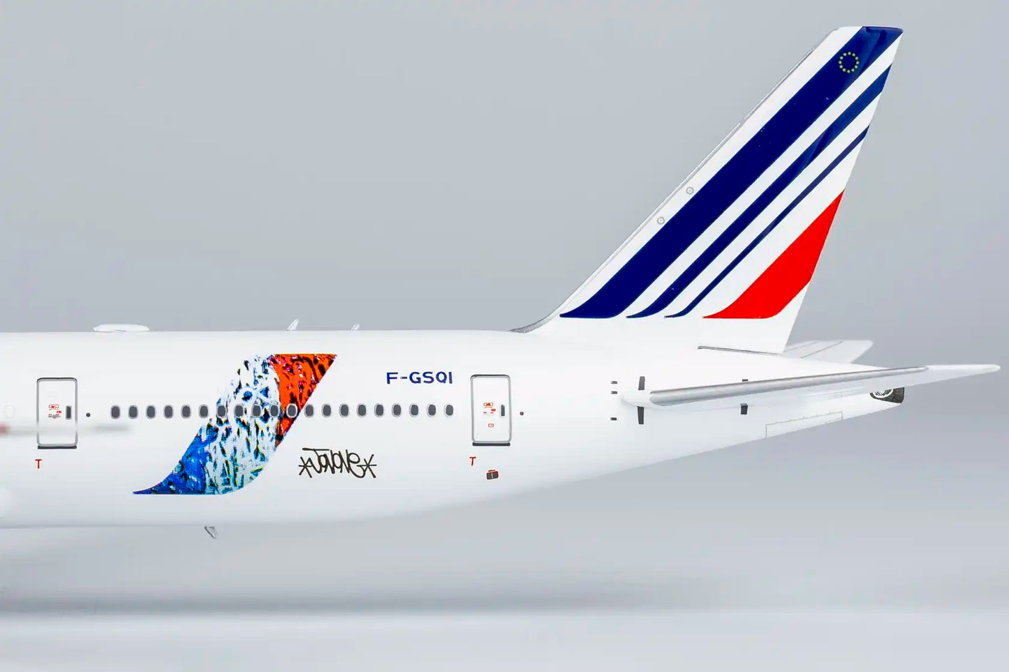 Air France 777-300ER F-GSQI (JonOne graffiti livery)