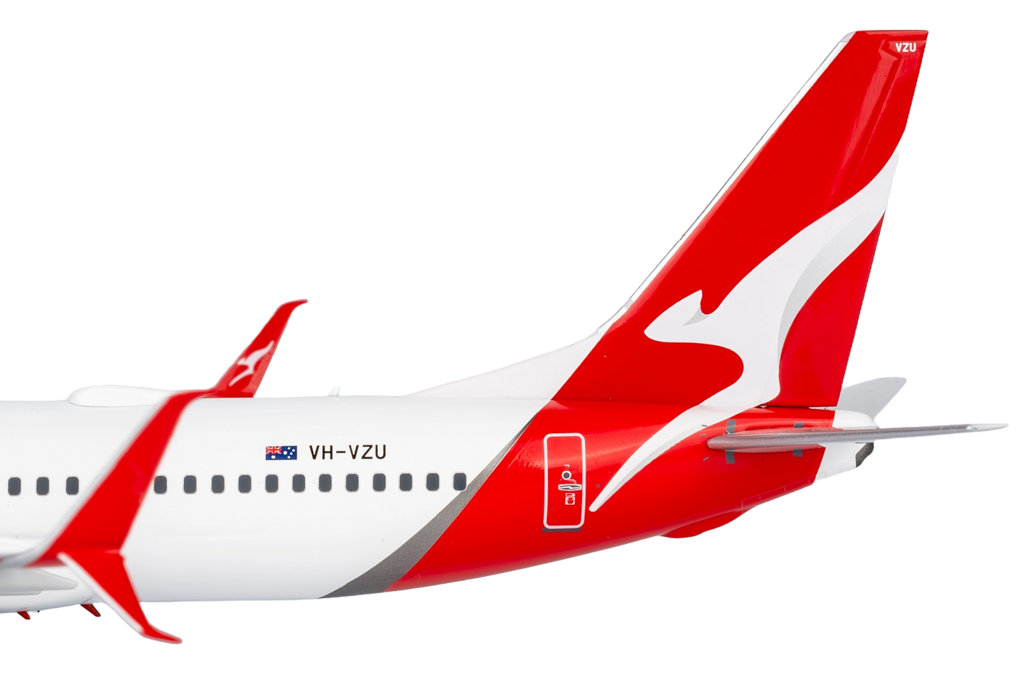 Qantas 737-800/W VH-VZU with Scimitar Winglets (new colours)