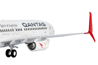 Qantas 737-800/W VH-VZU with Scimitar Winglets (new colours)