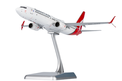 Qantas 737-800/W VH-VZU with Scimitar Winglets (new colours)
