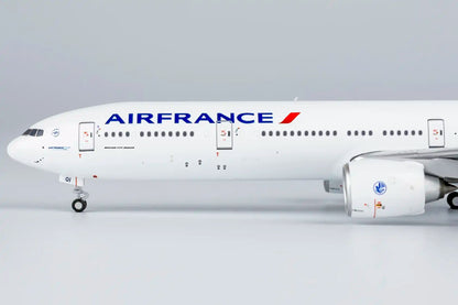 Air France 777-300ER F-GSQI (JonOne graffiti livery)