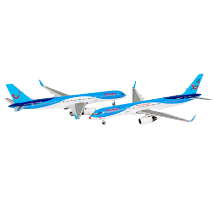 Thomson Airways 757-200/w G-OOBE "Merry Christmas"