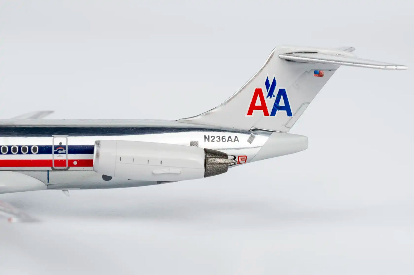 American Airlines MD-82 N236AA (black nosecone) (2025.06)