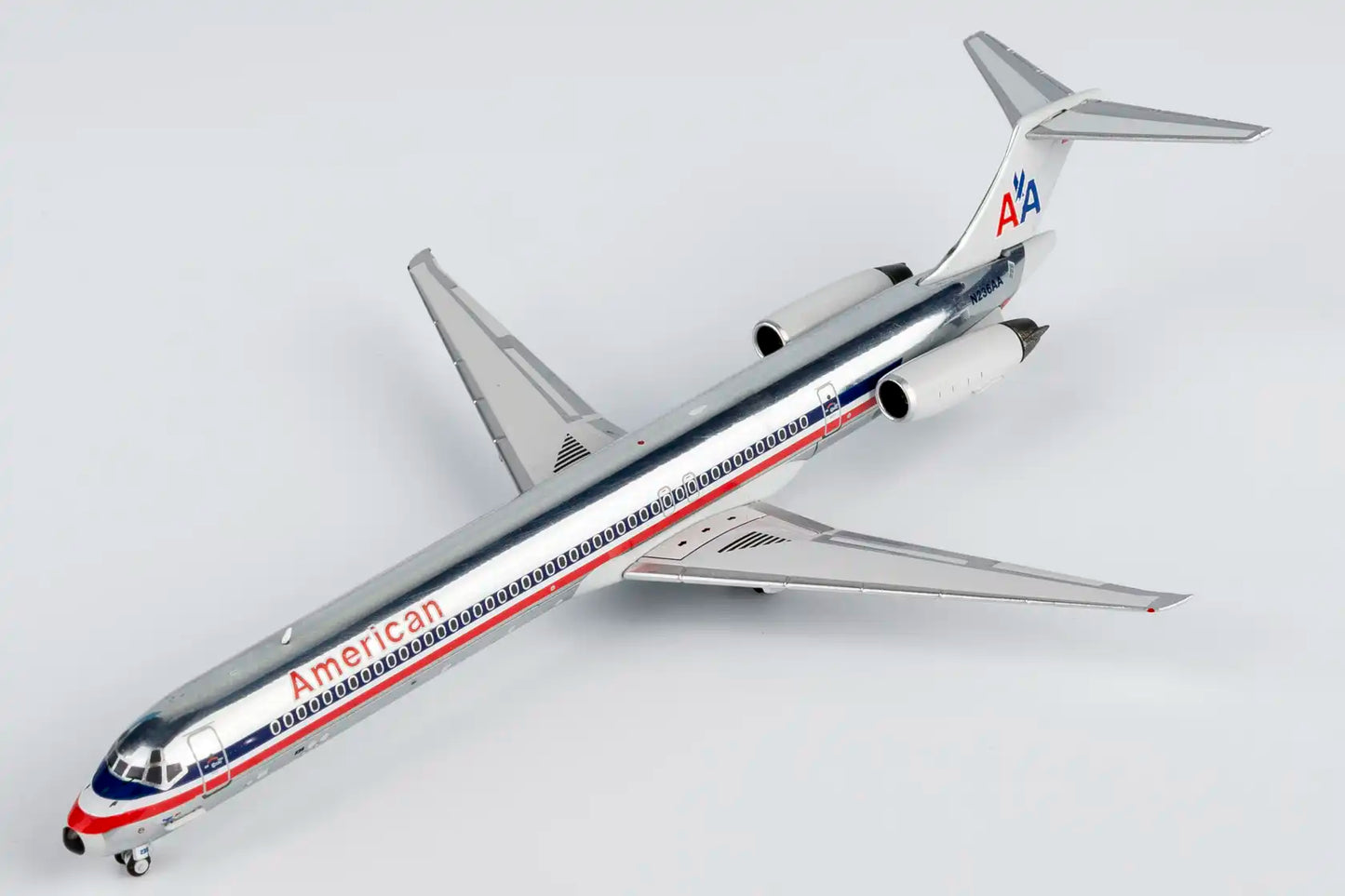American Airlines MD-82 N236AA (black nosecone) (2025.06)