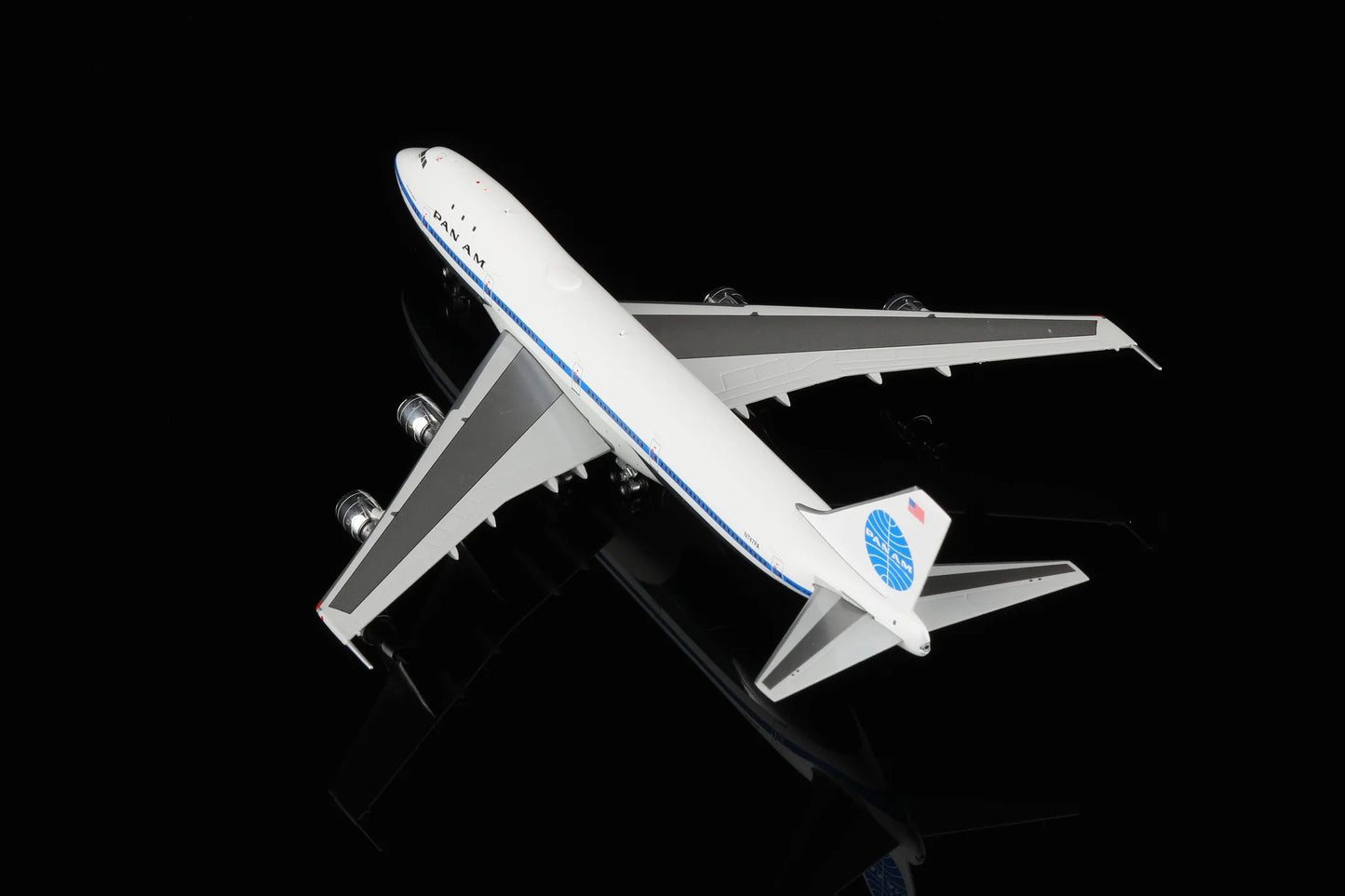 Pan Am Jet Clipper American N747PA Boeing B747-100  (With Stands)